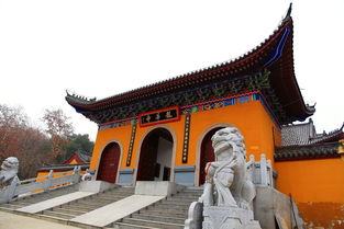 修建中的龍華寺