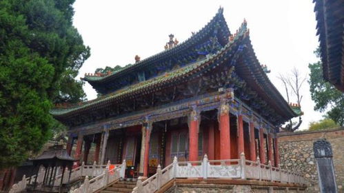 大山中的千年道觀,當地人稱其很靈驗,至今仍有世外高人隱居