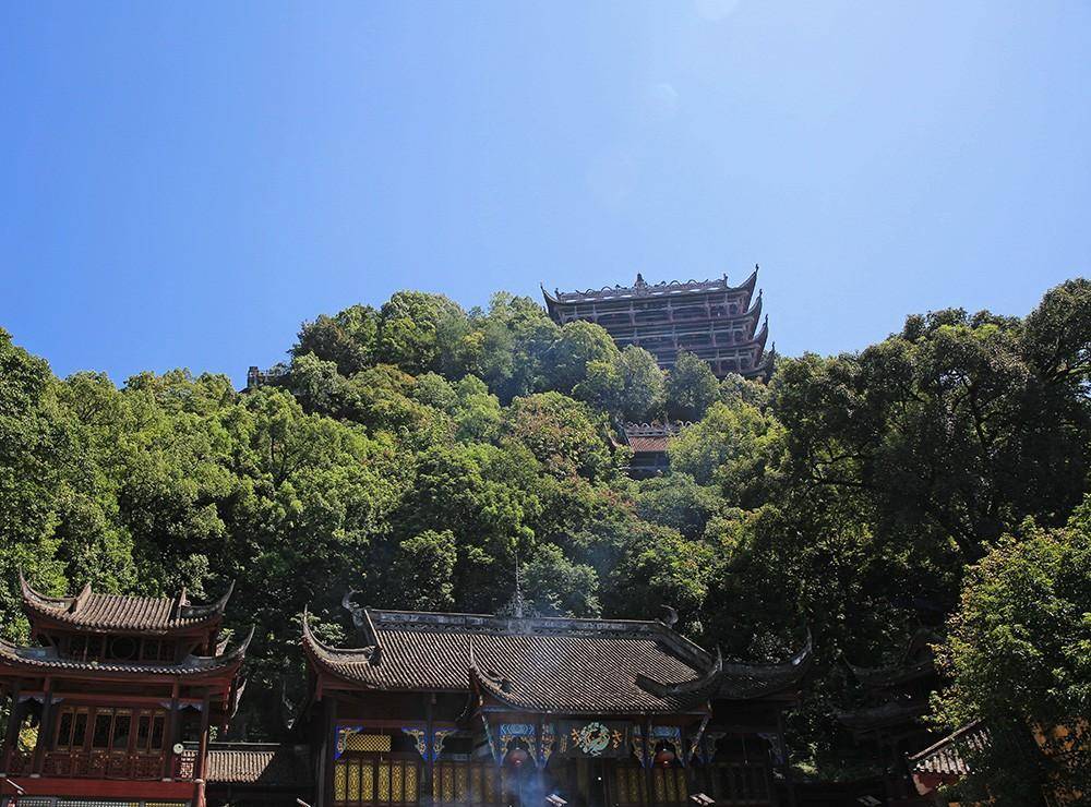 重慶老君洞-既是踞峰凌崖的道觀,還是重慶主城的觀景臺_長.