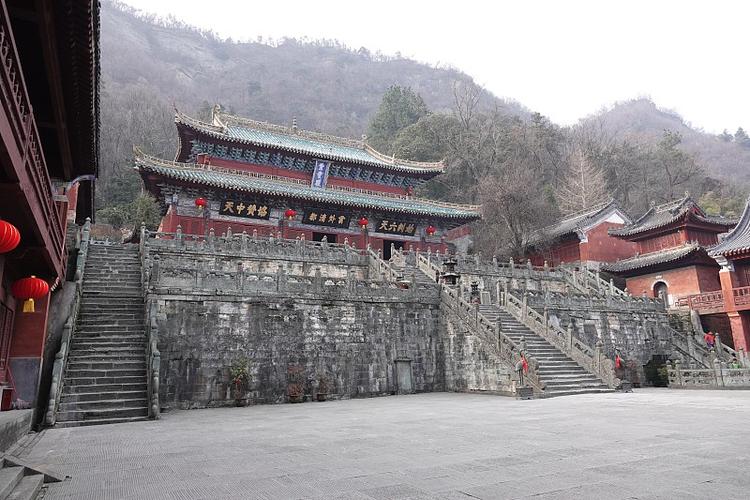 武當(dāng)山道觀 云霧繚繞中的道教圣地